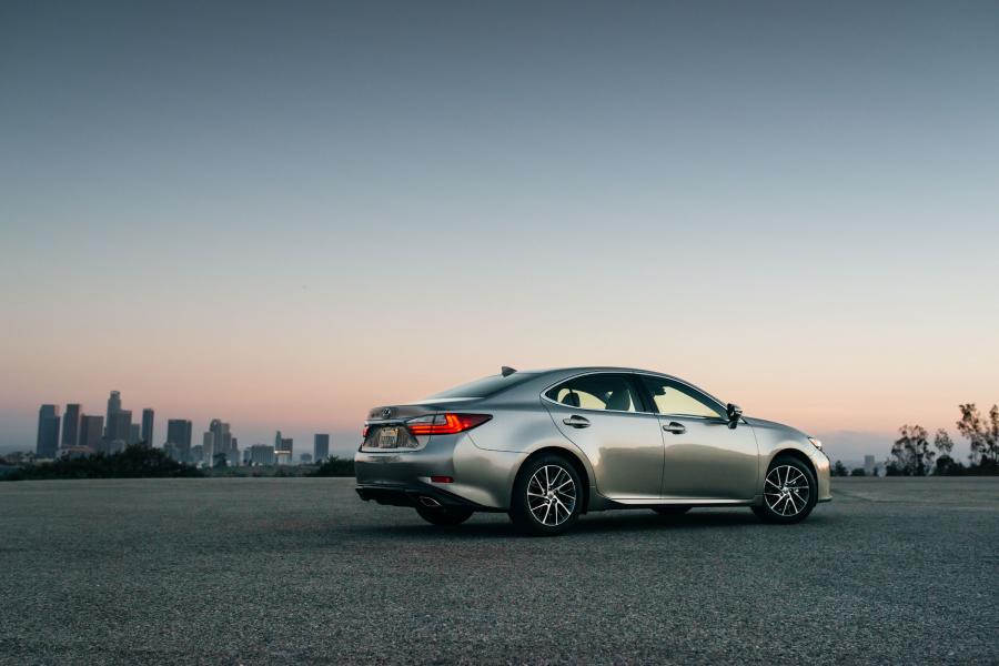  Lexus ES350 2016 года  (фото 6 из 11)